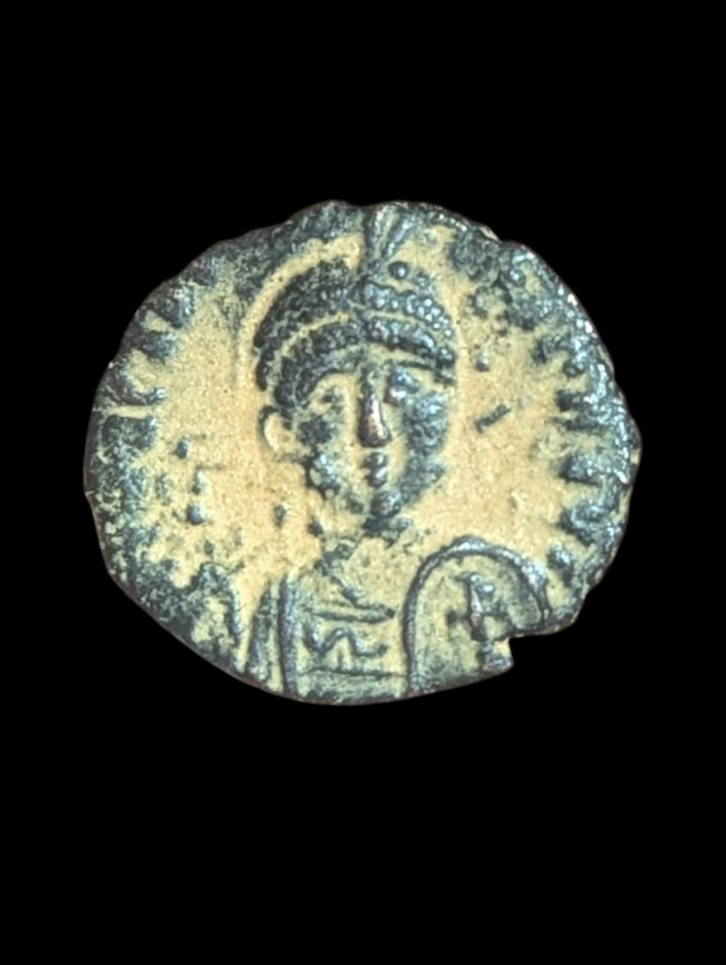 ARCADIUS, 383-408 AD. AE 3. ANTIOCH MINT.  CONSTANTINOPOLIS REVERSE.