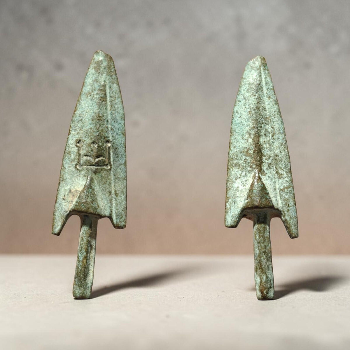 罕见真品古希腊青铜箭头，公元前3世纪。C/M