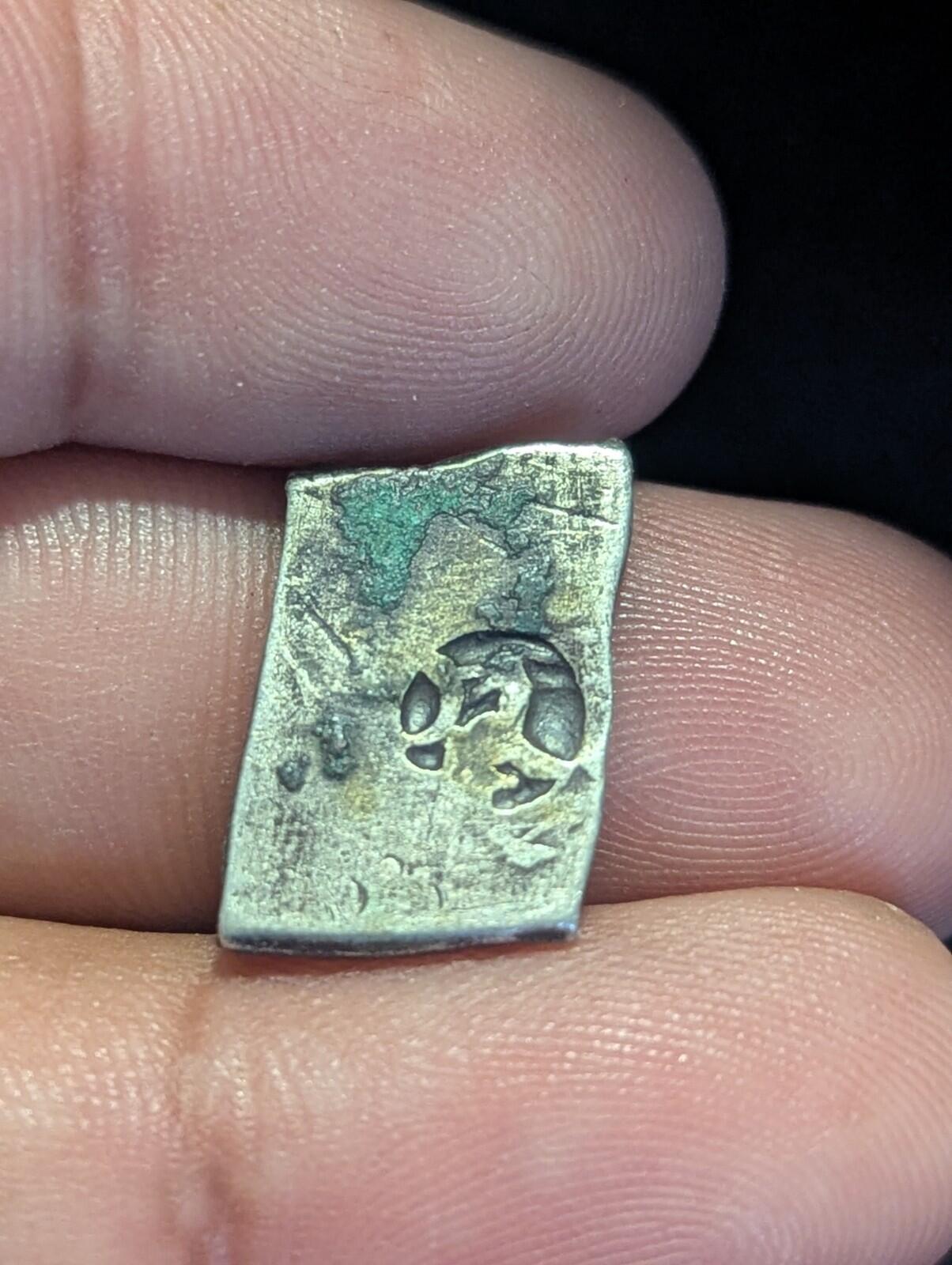 India ⭐ INDUS Valley Mayuriyan Punch ⭐ silver Coin 300 BC