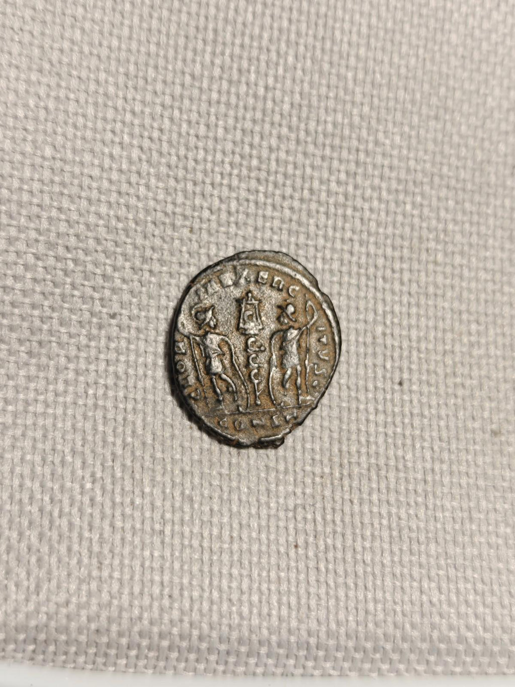 CONSTANTIN II Fils de Constantin le Grand Monnaie romaine LÉGION GUERRE SOLDATS Lances