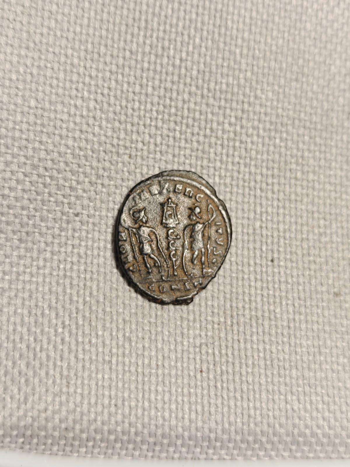CONSTANTIN II Fils de Constantin le Grand Monnaie romaine LÉGION GUERRE SOLDATS Lances