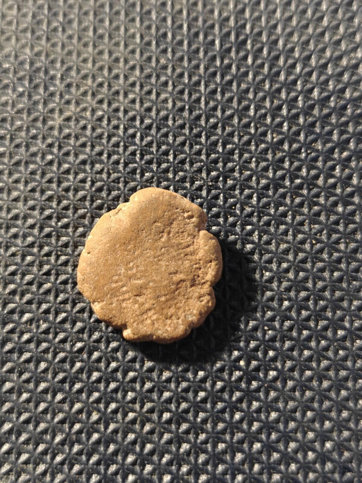 Random 1 Ancient Greek / Roman Circa 1st-3rd centuries AD. Terracotta Clay Bulla