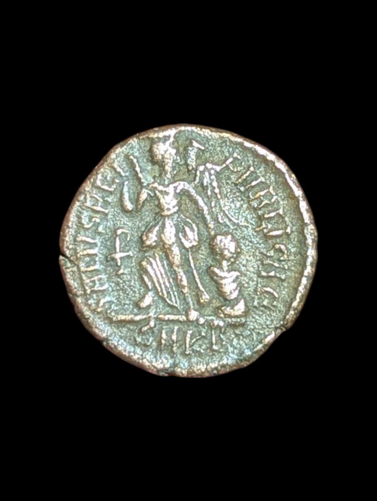 Ancient Roman Coin Theodosius 384AD Victory Wreath Captive Chi-rho