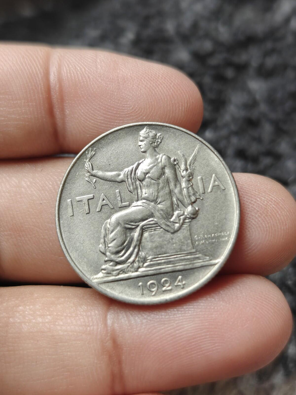 1924 Italie Un 1 Lire Femme assise à gauche Nickel Monnaie du monde pièce rare