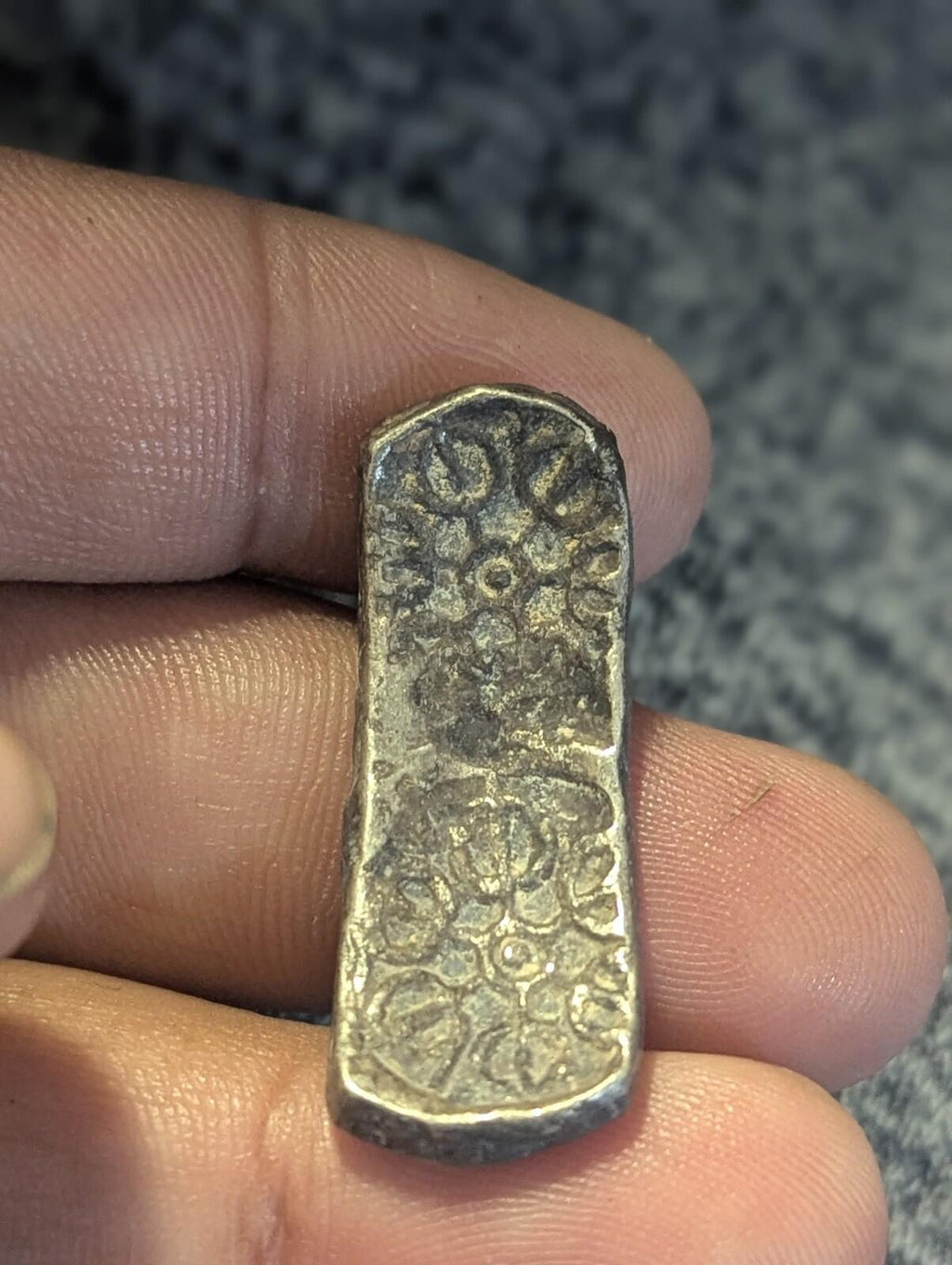 ⭐INDE⭐. Ancien GANDHARA JANAPADA Authentique pièce de monnaie en argent du 6ème siècle av. J.-C., barre courbée