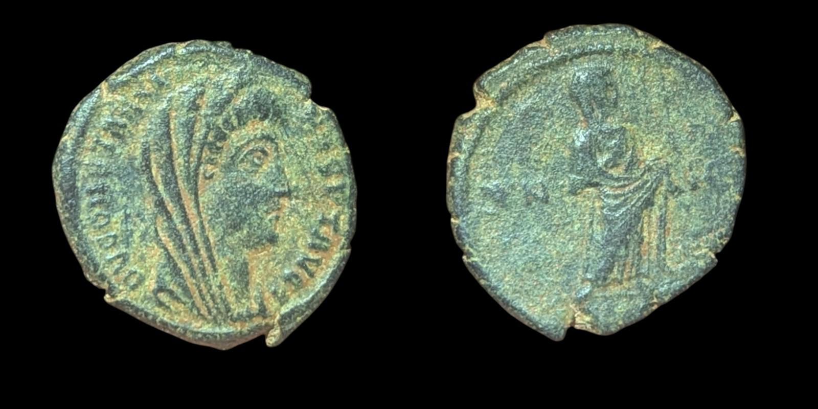 Ancient Roman coin. Divus Constantine I AD 337. Follis Æ 15 mm.