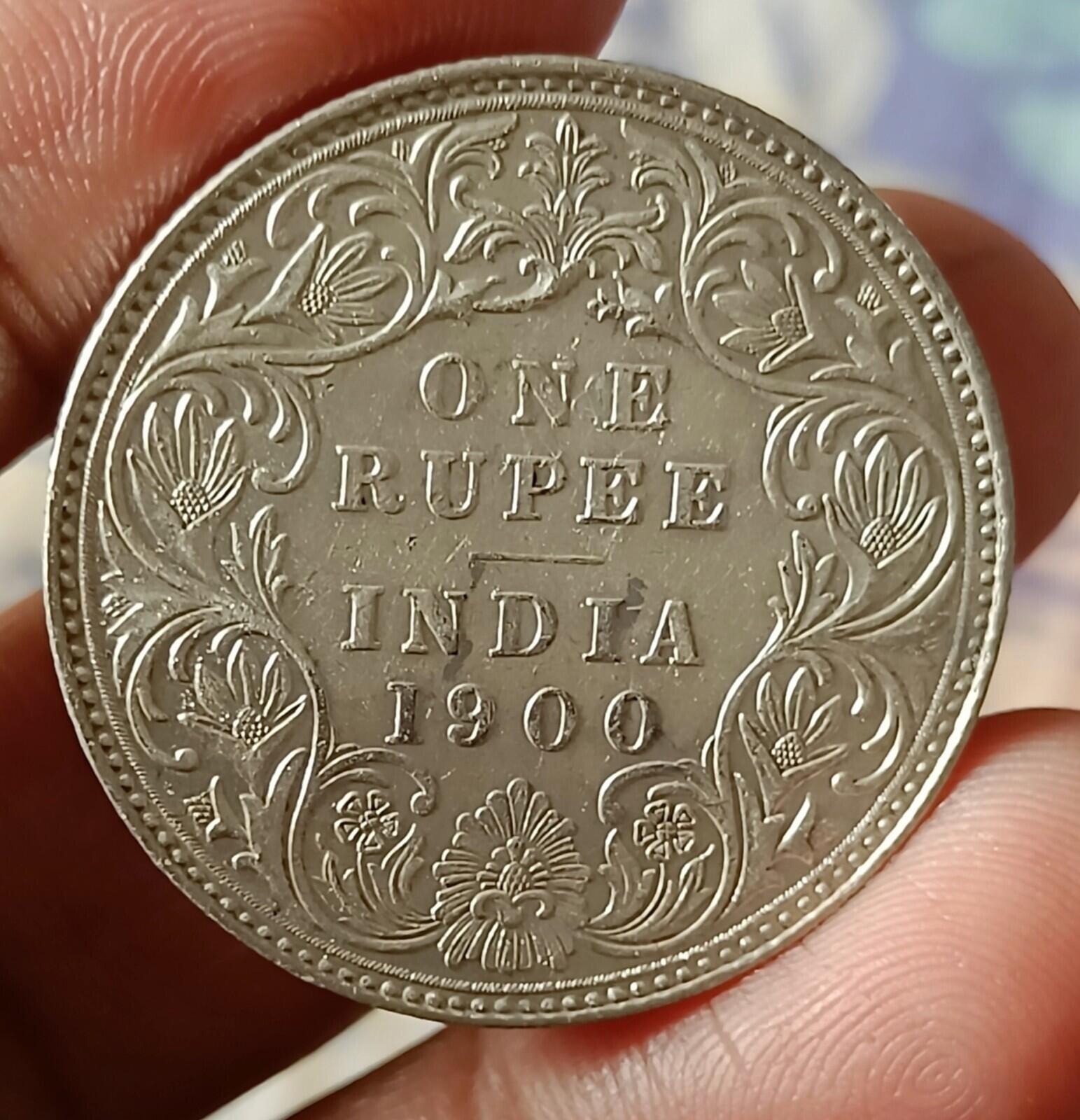 #A41# Victoria-British India colony-Silver Rupee-1900-Bombay Mint 11.6gm