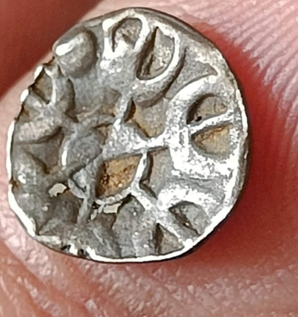 #H2#Ancient GANDHARA JANAPADA Authentic 600 B.C 1/16 Silver Punch mark coin.