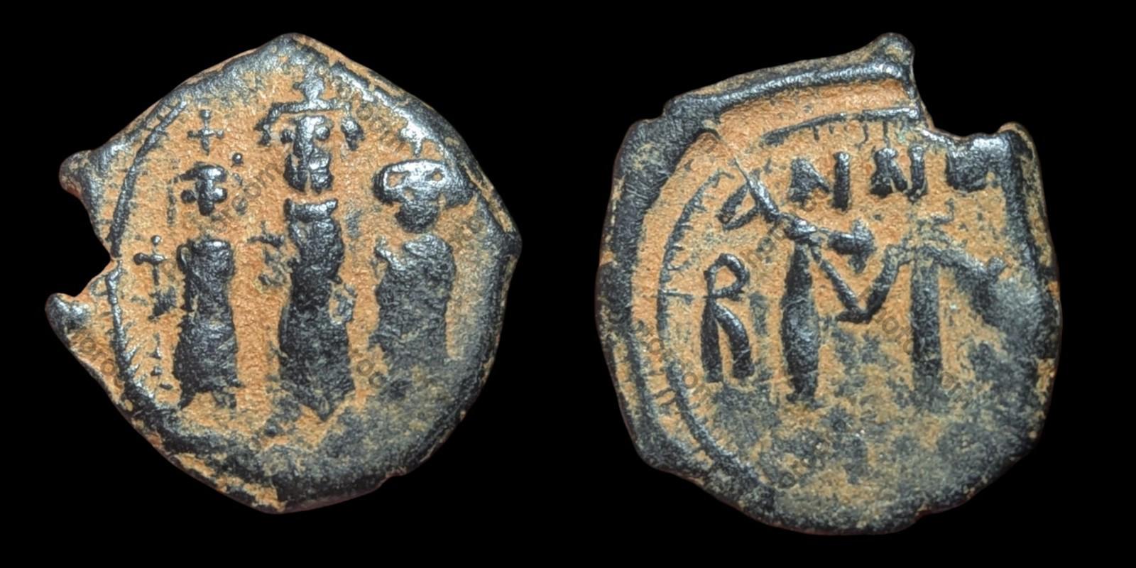 Islamic Byzantine Period UMAYYAD Æ Fals,  Three Standing Caliphate circa 685-690