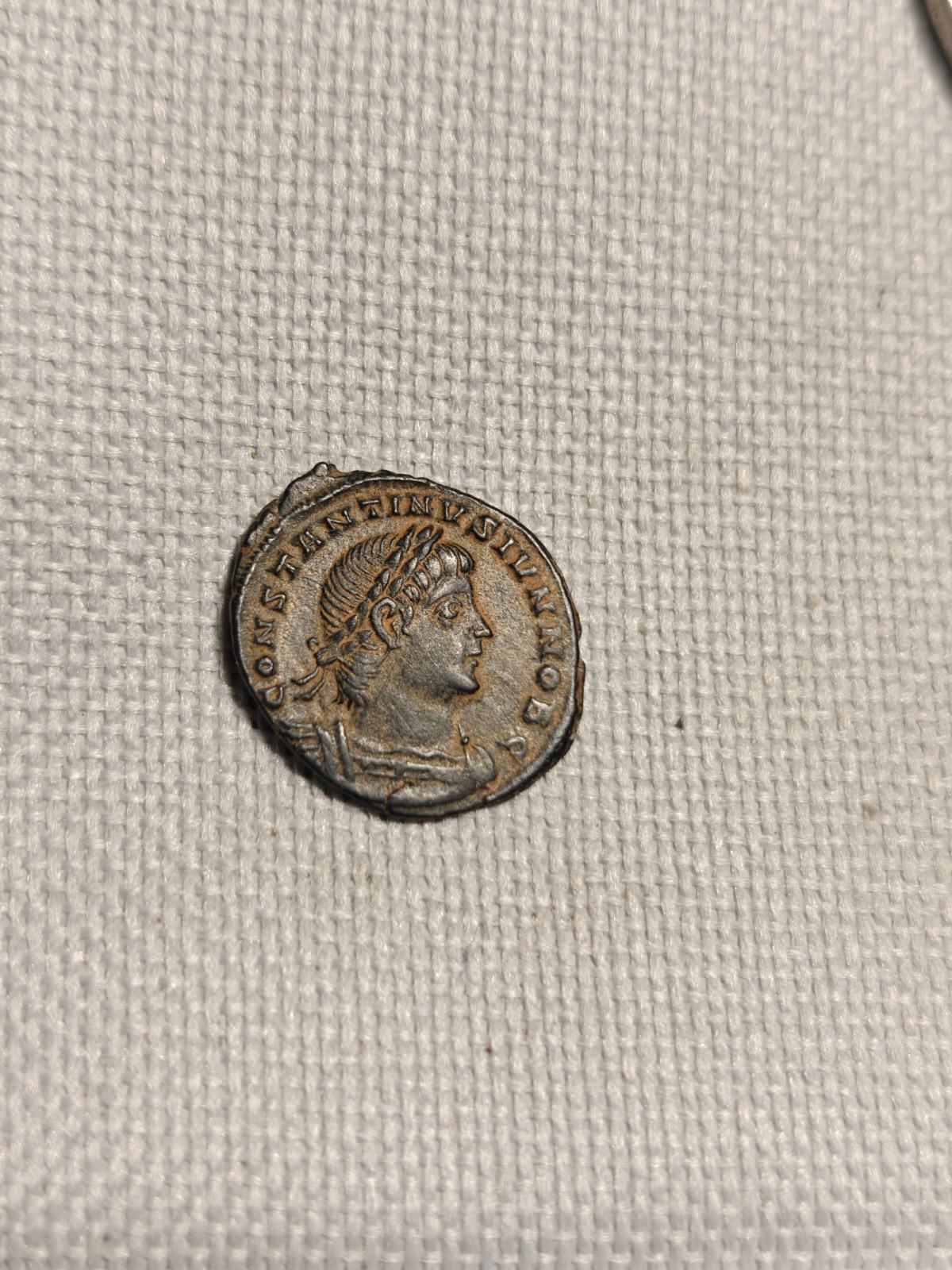 CONSTANTIN II Fils de Constantin le Grand Monnaie romaine LÉGION GUERRE SOLDATS Lances