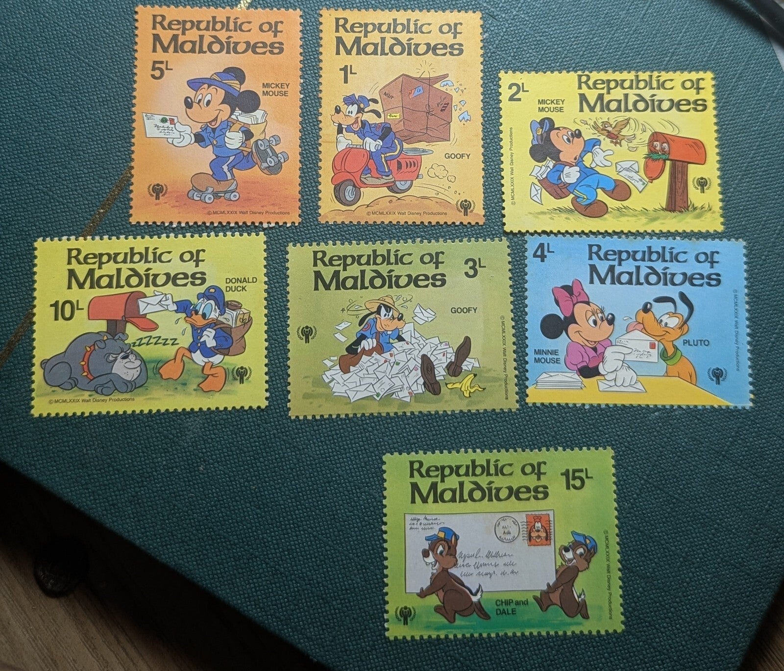 7 Pcs MALDIVES IS MNH 1979 DISNEY CARTOON MOVIE ANIMATION UNICEF DONALD MICK