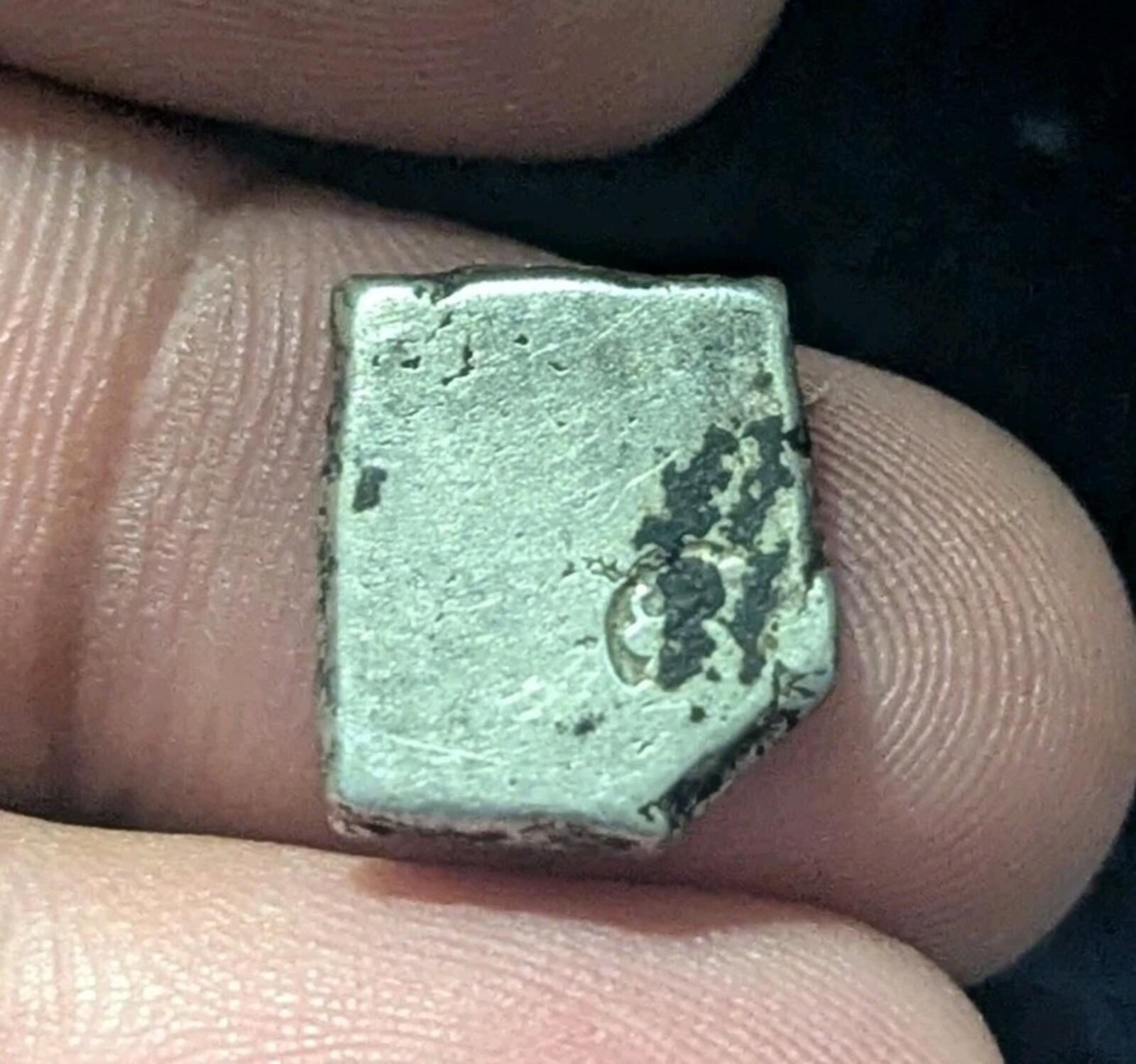 India Bengal INDUS Valley Mayuriyan Punch silver Coin 300 BC
