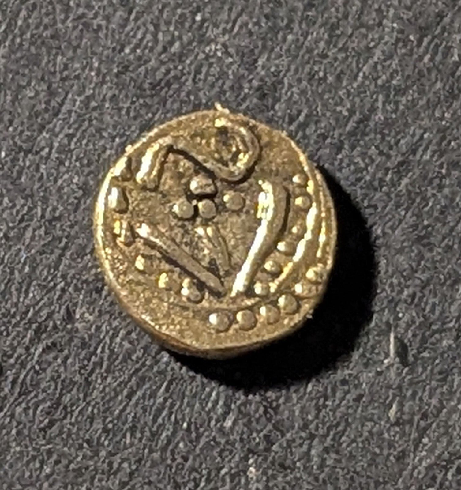 India. Mysore Western Gangas AV Elephant Fanam XVIII, X-XI cen. Rare Gold