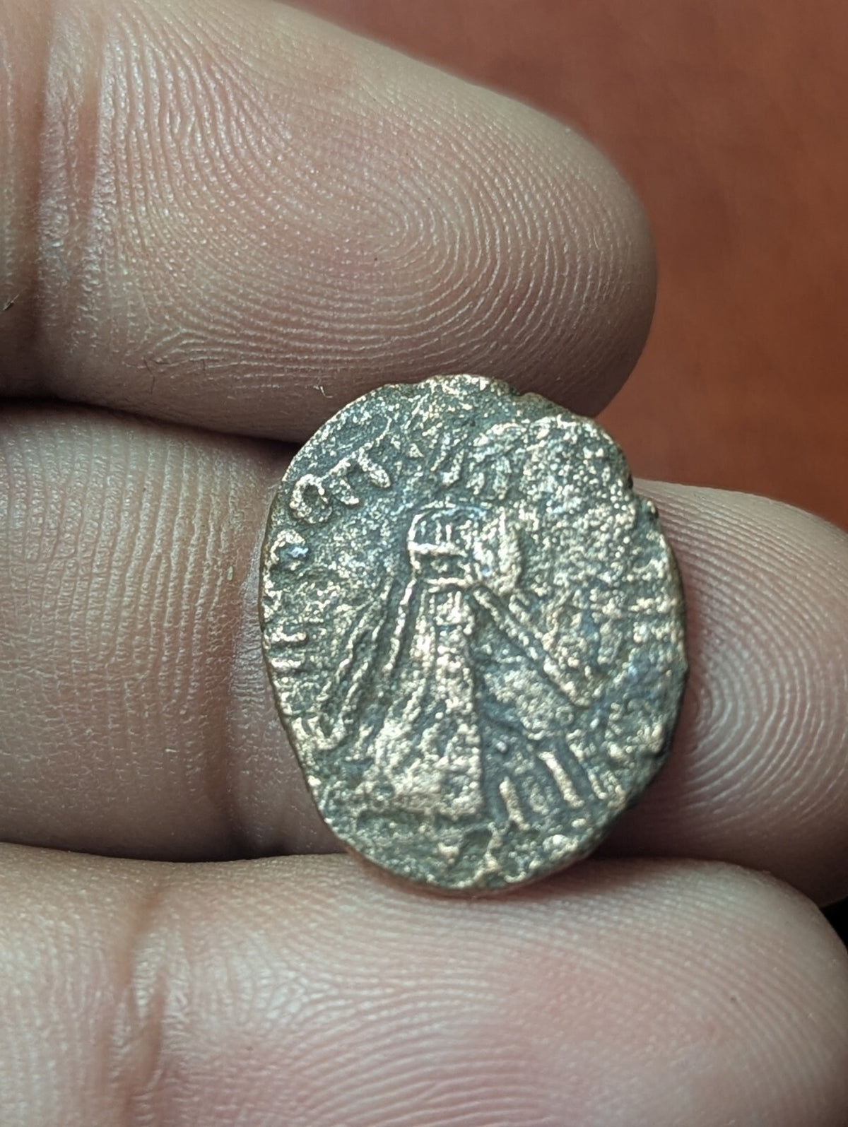 Monnaie islamique omeyyade arabe byzantine de Mu'awiya, calife debout avec la KALIMA