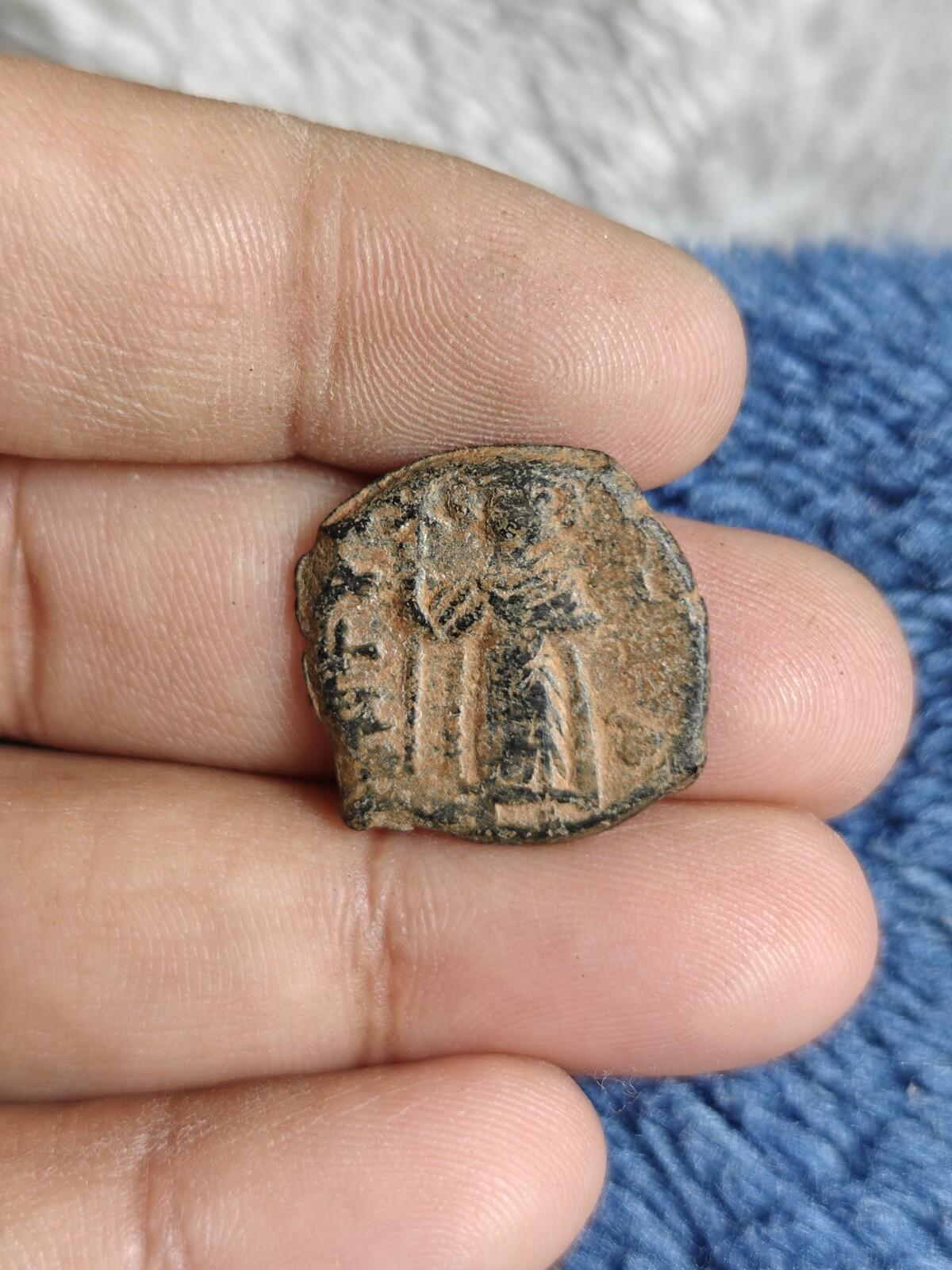 Fals islamique ARABE Byzantin OMEYYADE Æ, Calife debout 685-690 Mule ou Erreur