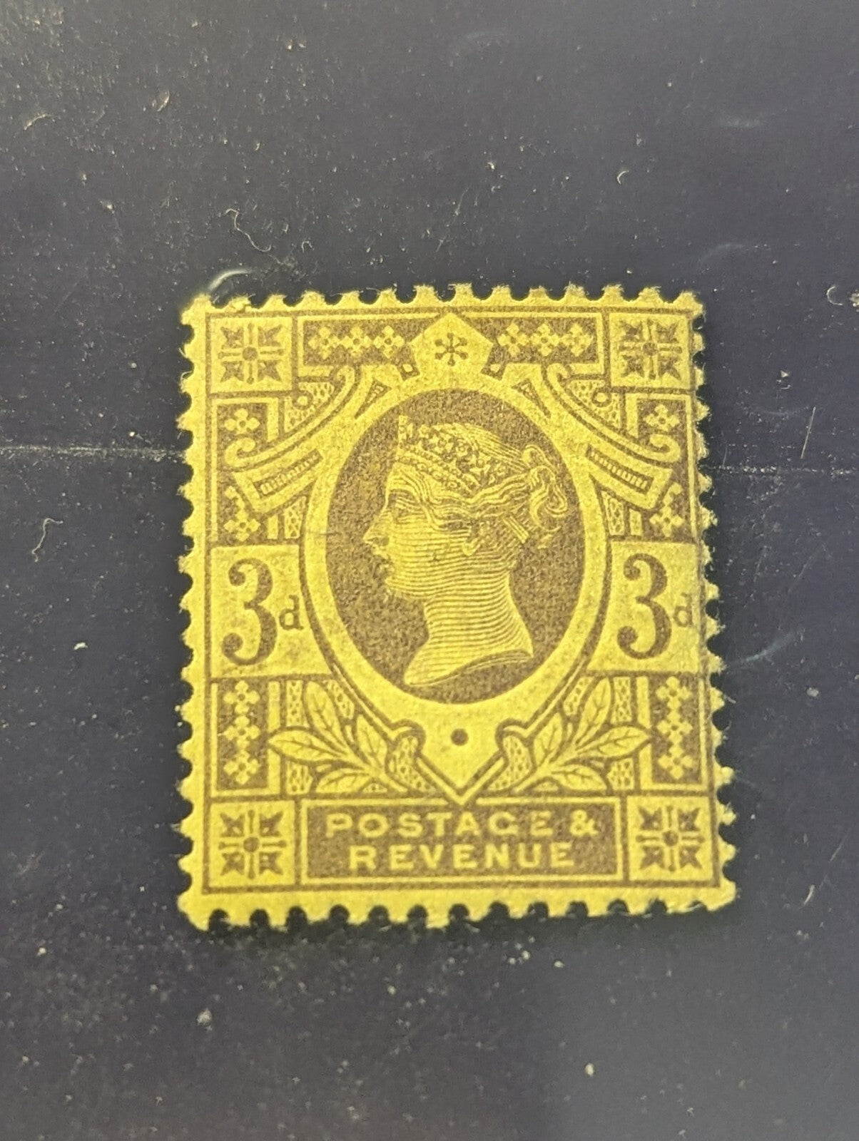 Great Britain Stamp Scott #115, 3p, Vio Yellow, Queen Victoria, MNH, SCV$40.00