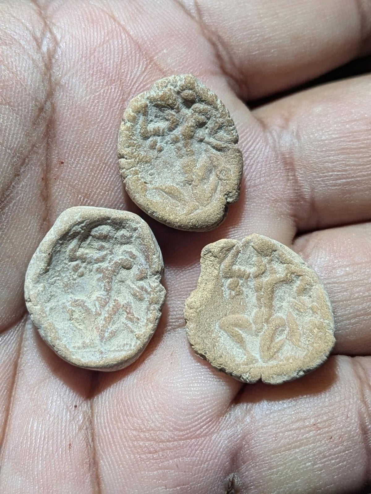 Random 1 Ancient Greek / Roman Circa 1st-3rd centuries AD. Terracotta token"*