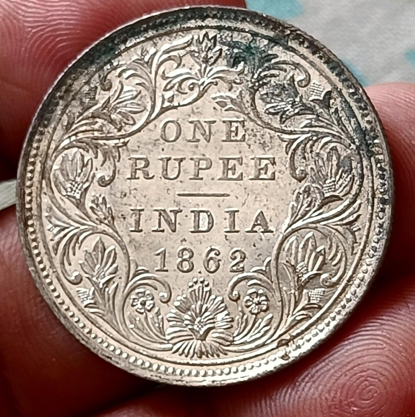 #Vo61#Victoria-British India Silver Rupee-1862-1/4 Dot Bombay briliant UNC Grade