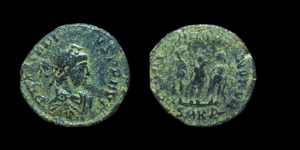 ARCADIUS 383 ap. J.-C. Ancienne monnaie romaine Trois empereurs avec lances
