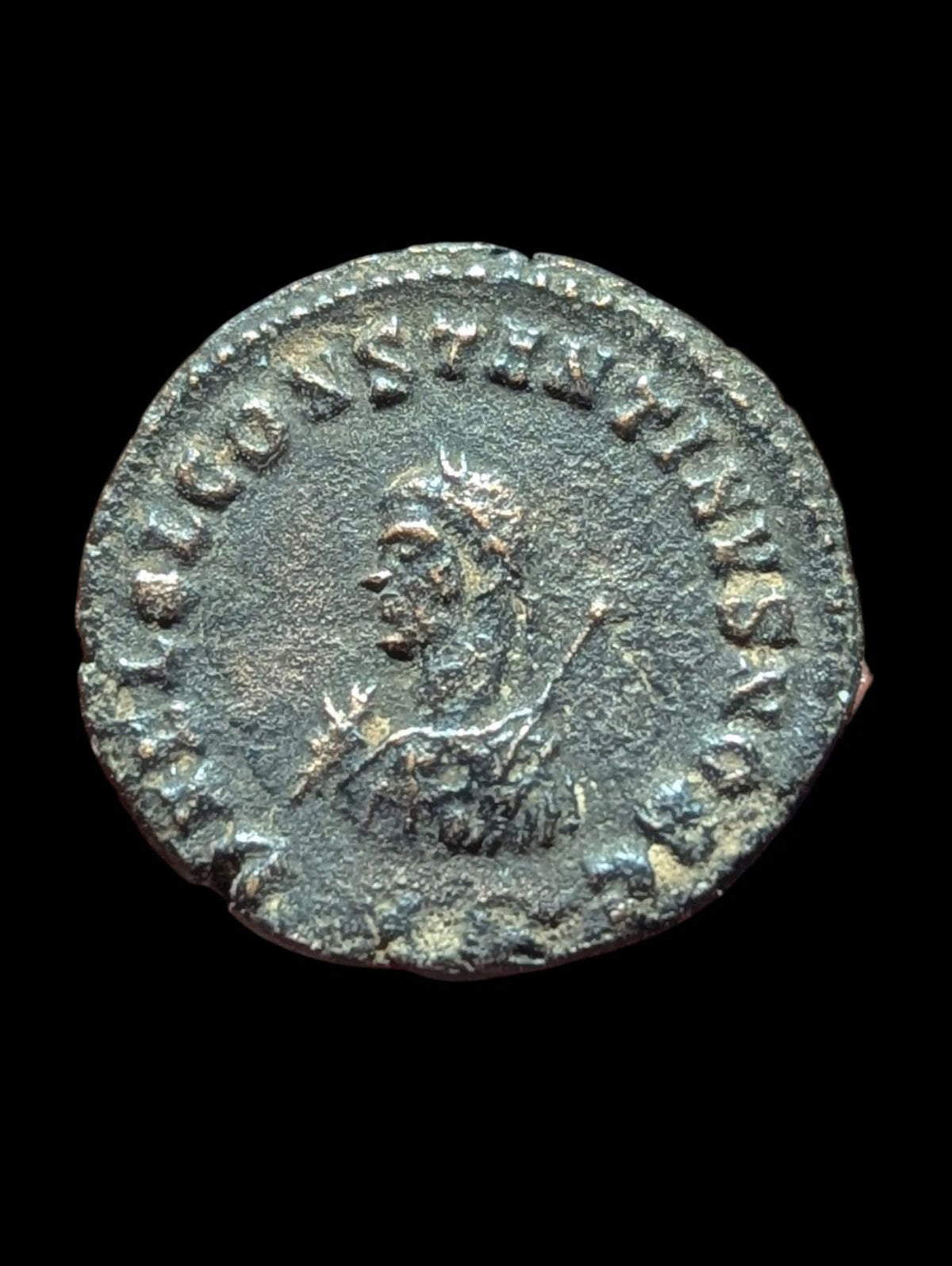 Constance II comme César 324-337 AE Follis Thessalonique, Bithynie, Monnaie Campgate
