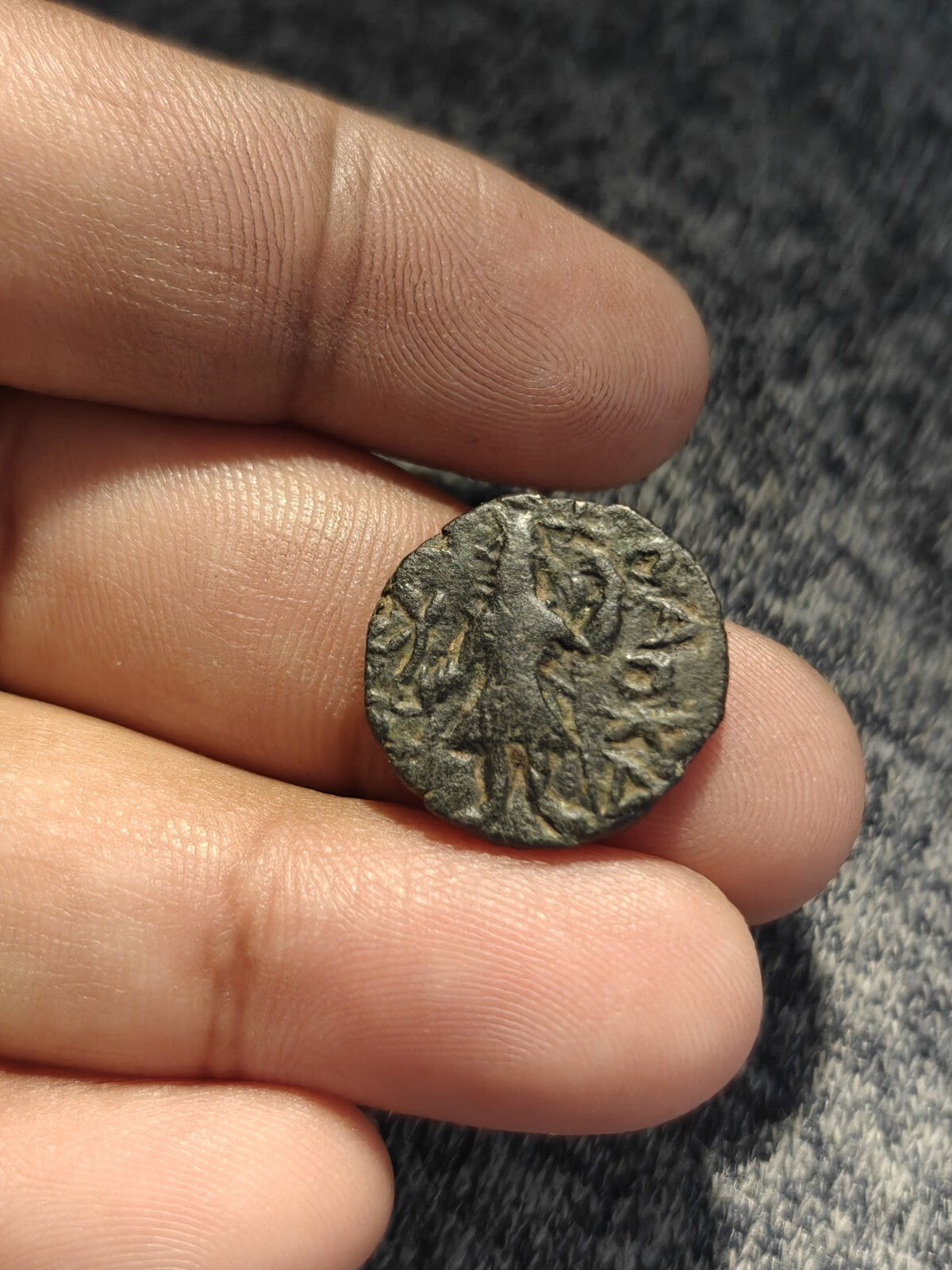 Empire kouchan Drachme Inde ancienne Kanishka Ier 120-150 après J.-C. Pièce en bronze, 4,6 grammes