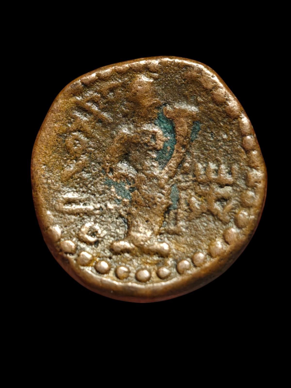 KUSHAN EMPIRE. BRONZE TETRADRACHM. HUVISHKA, C. 152-192 AD.  KING ON ELEPHANT.