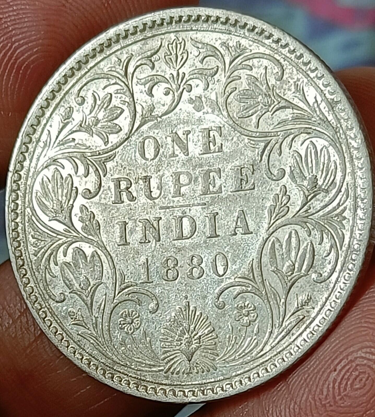 #E2#Victoria-British India Silver Rupee-1880-Bombay Mint Nice grade one dot