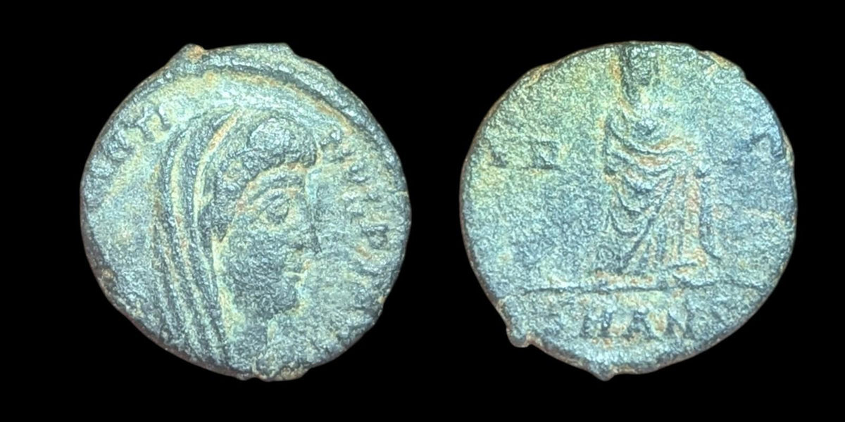 Ancient Roman coin. Divus Constantine I AD 337. Follis Æ 15 mm.