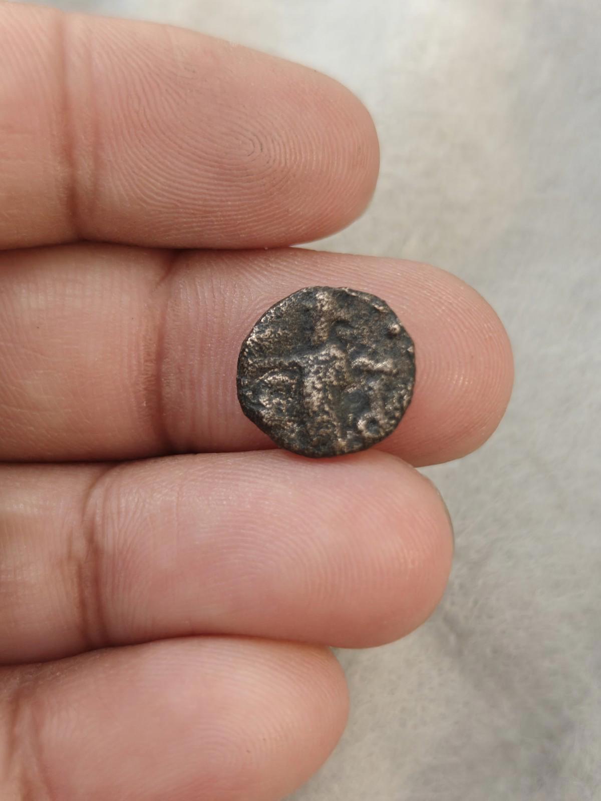 Royaume Indo-Scythe, Azès II 35 av. J.-C. - 5 ap. J.-C. Drachme en billon 2,1g/ 14,4mm.