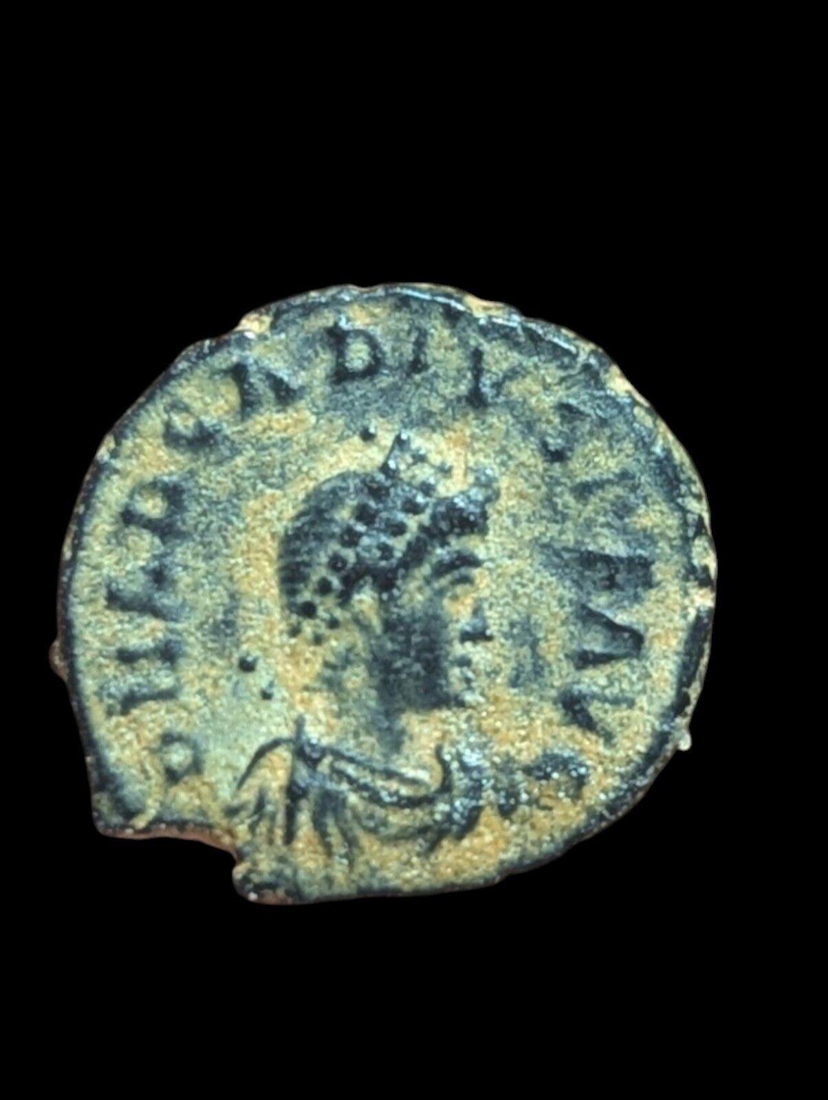 Ancient Roman coin Arcadius 388AD Victory wreath captive chi - rho - Numis Hobby Shop