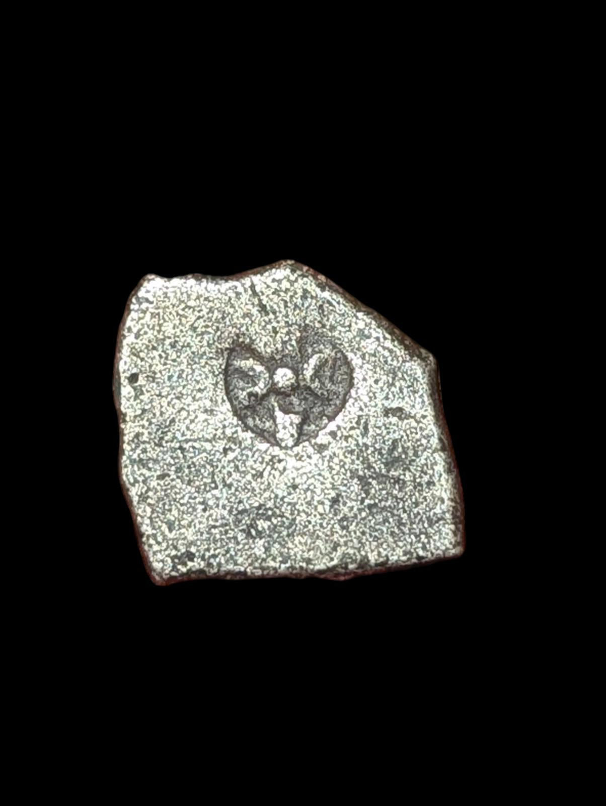 India ⭐ INDUS Valley Mayuriyan Punch ⭐ silver Coin 300 BC 🦁 Lion/ BULL