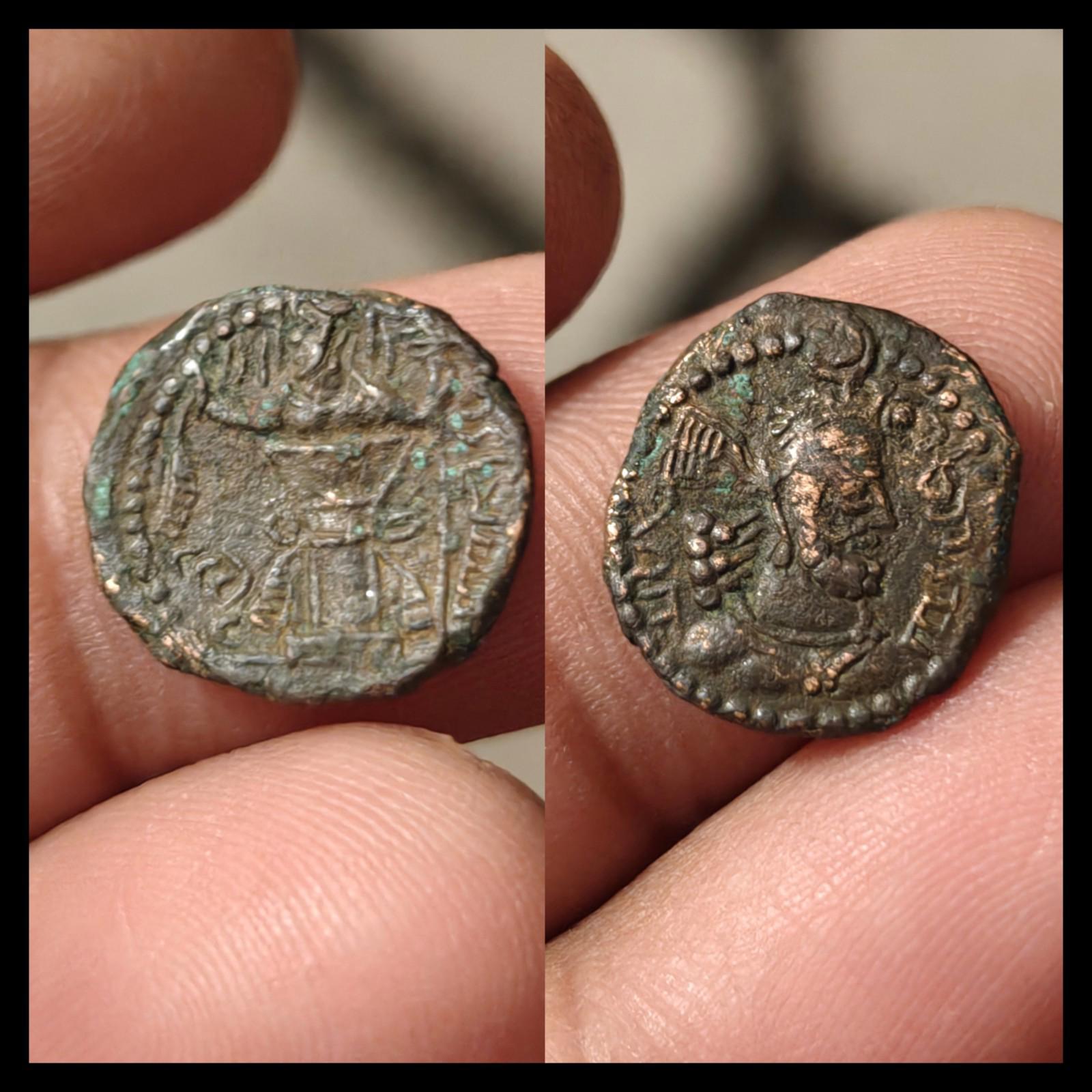 KUSHANO SASANIAN. AE UNIT. HORMIZD I KUSHANSHAH 265-295 AD. FIRE ALTAR REVERSE