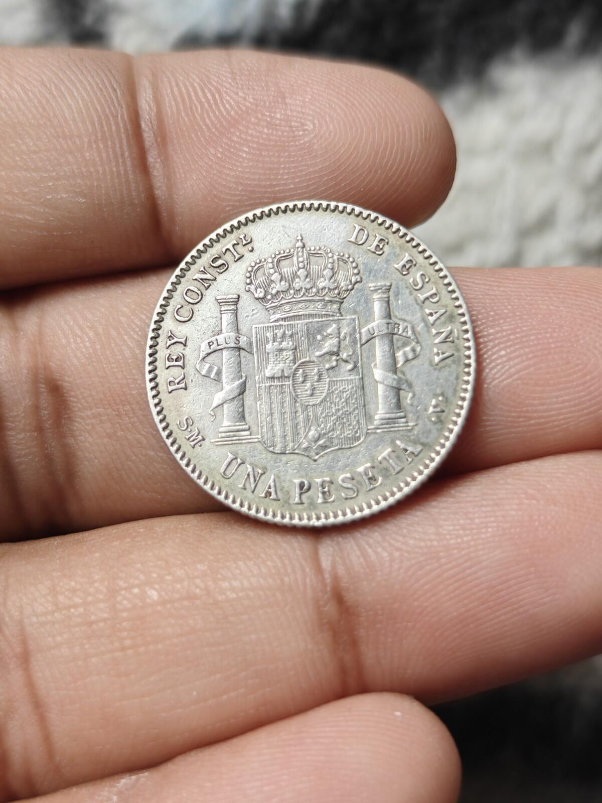 1901年西班牙阿方索十三世1比塞塔3号肖像银币未流通品相