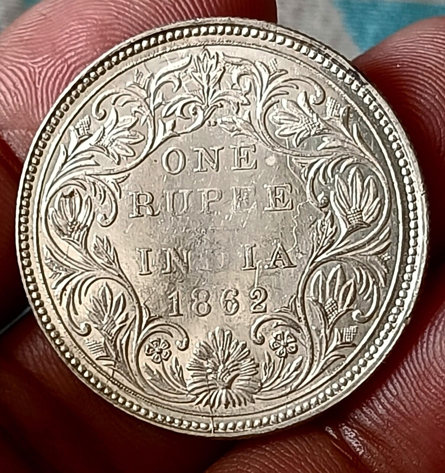 #Vo58#Victoria-British India Silver Rupee-1862-2/0 Dot Bombay briliant UNC Grade