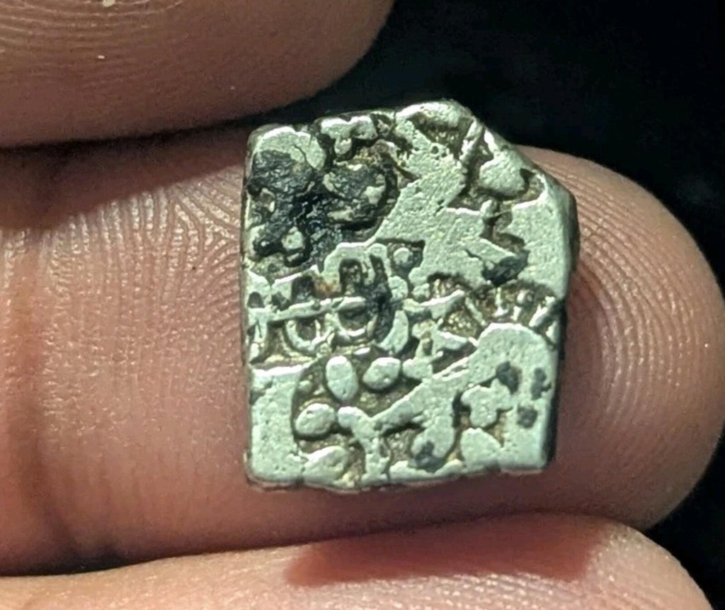 India Bengal INDUS Valley Mayuriyan Punch silver Coin 300 BC