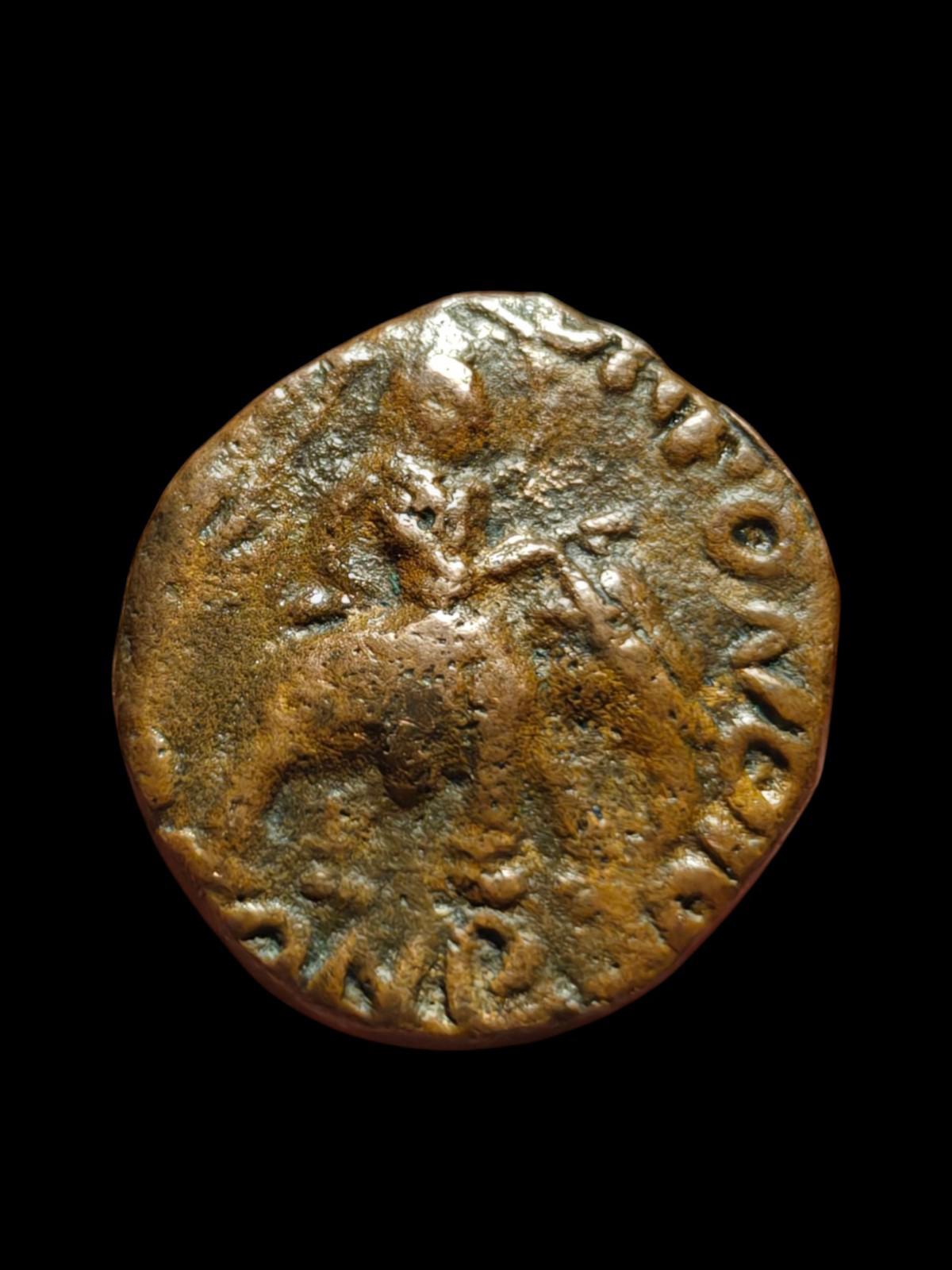 KUSHAN EMPIRE. BRONZE TETRADRACHM. HUVISHKA, C. 152-192 AD.  KING ON ELEPHANT.