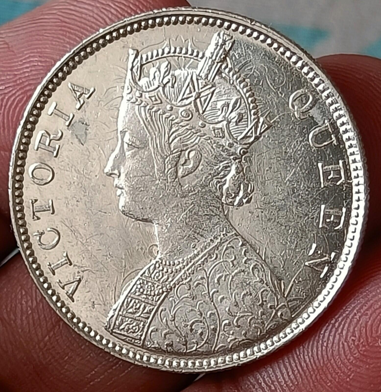 #Vo58#Victoria-British India Silver Rupee-1862-2/0 Dot Bombay briliant UNC Grade