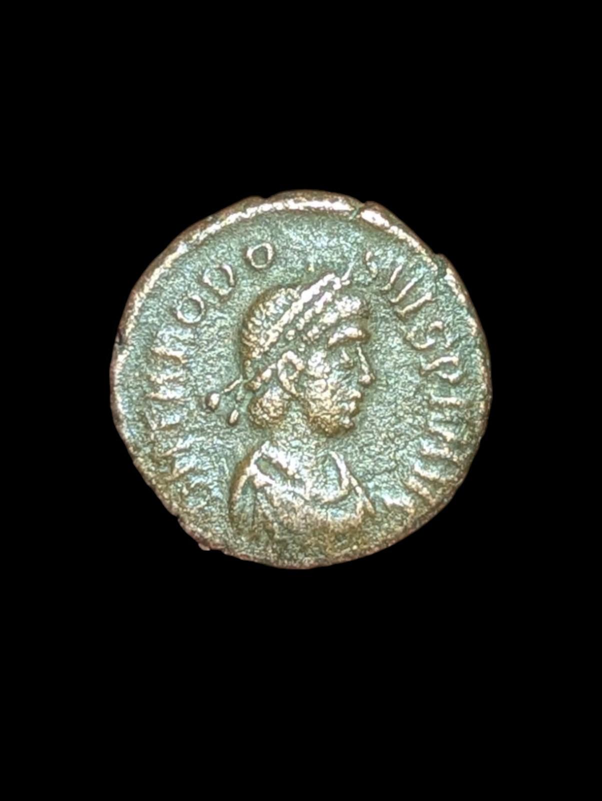 Ancient Roman Coin Theodosius 384AD Victory Wreath Captive Chi-rho