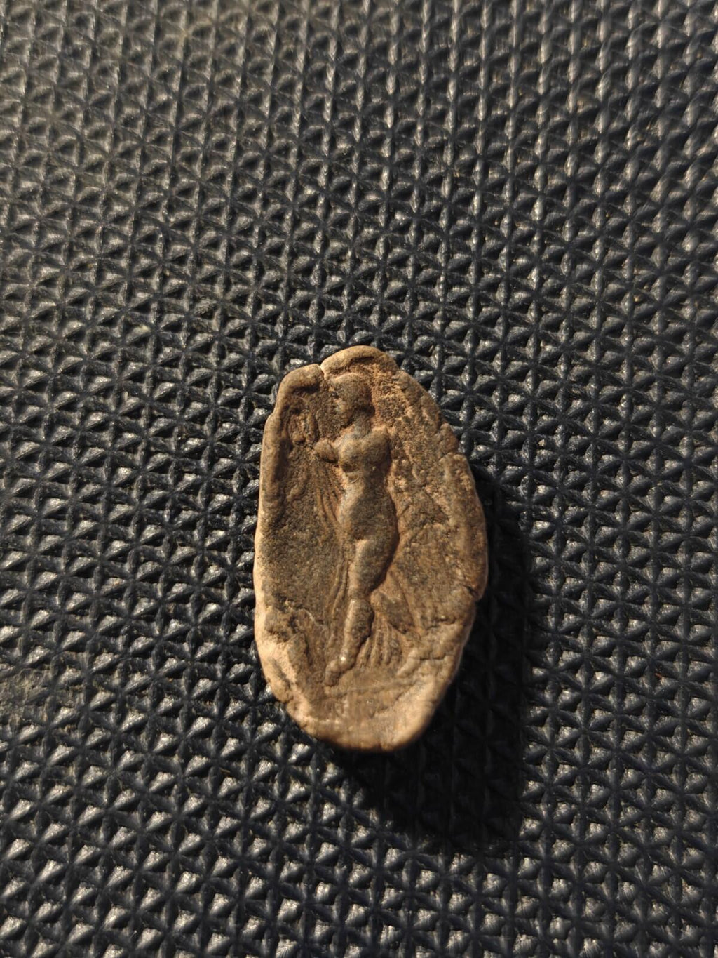 Random 1 Ancient Greek / Roman Circa 1st-3rd centuries AD. Terracotta Clay Bulla