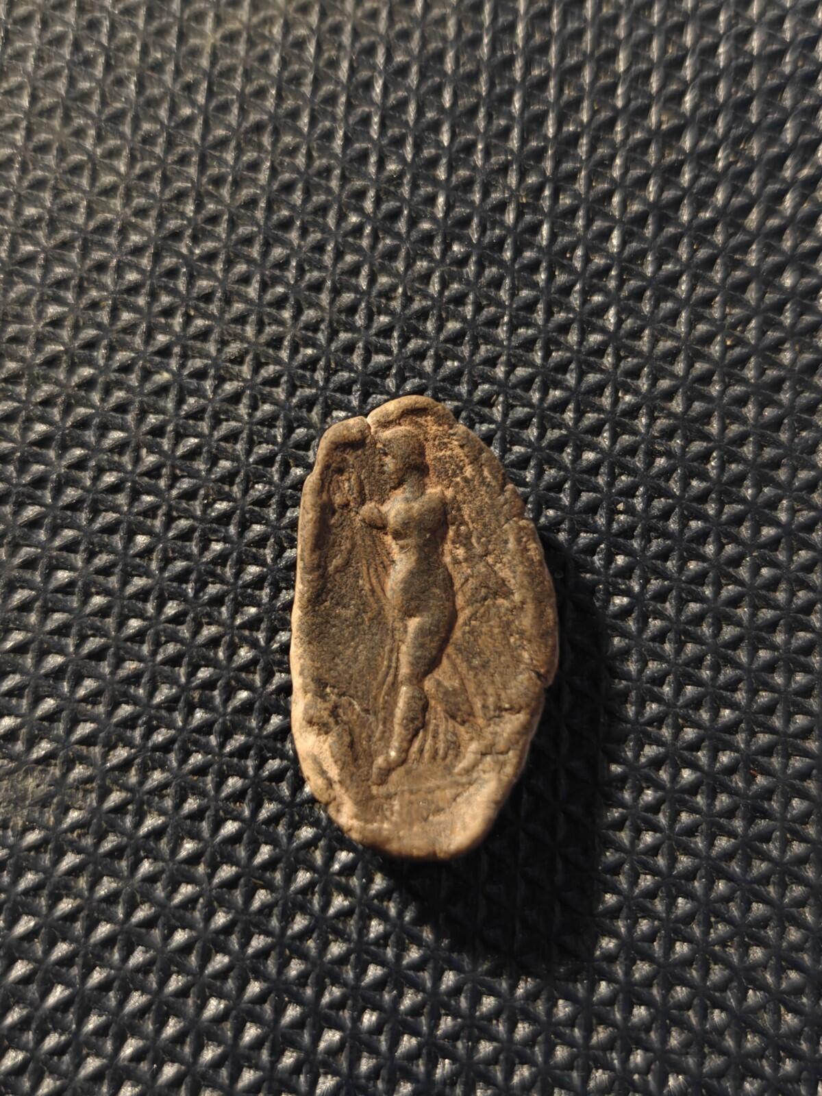 Random 1 Ancient Greek / Roman Circa 1st-3rd centuries AD. Terracotta Clay Bulla