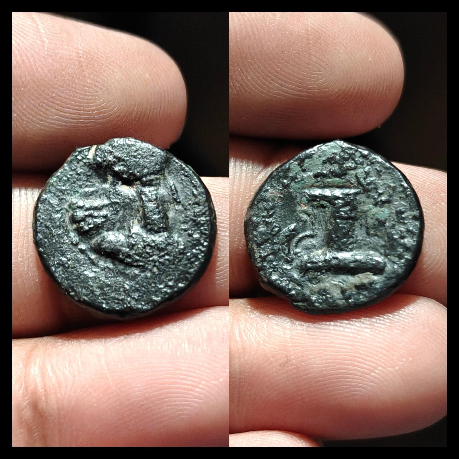 KUSHANO SASANIAN. AE UNIT. HORMIZD I KUSHANSHAH 265-295 AD. FIRE ALTAR REVERSE